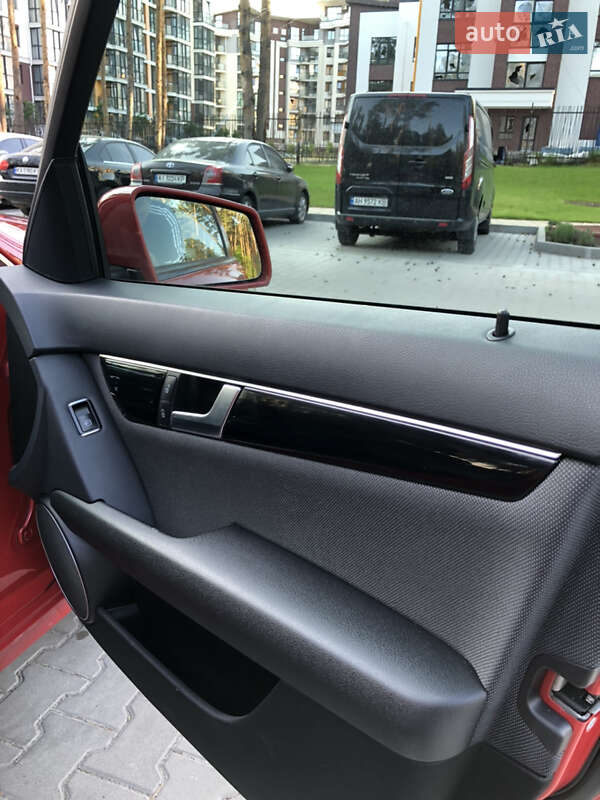 Универсал Mercedes-Benz C-Class 2013 в Киеве