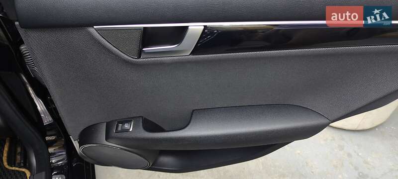 Седан Mercedes-Benz C-Class 2011 в Одесі