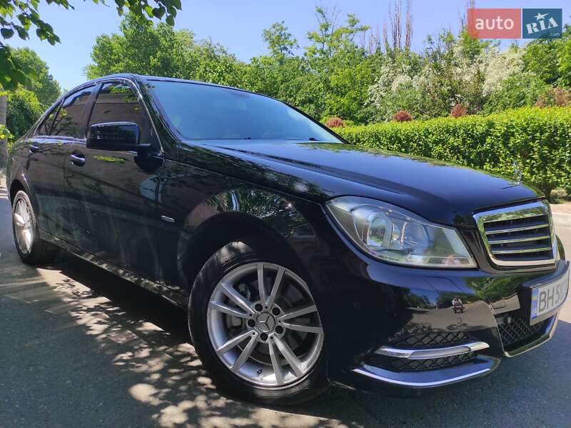 Mercedes-Benz C-Class 2011