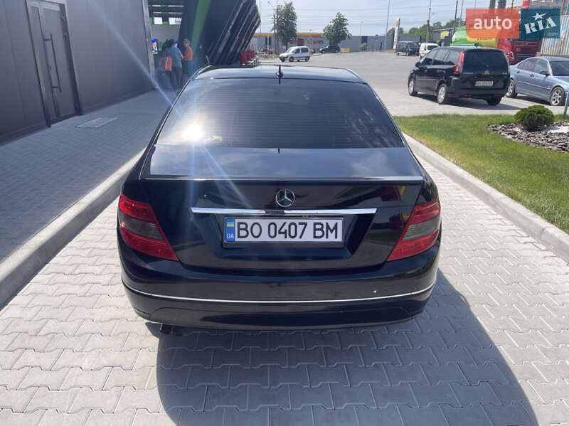 Седан Mercedes-Benz C-Class 2010 в Тернополі
