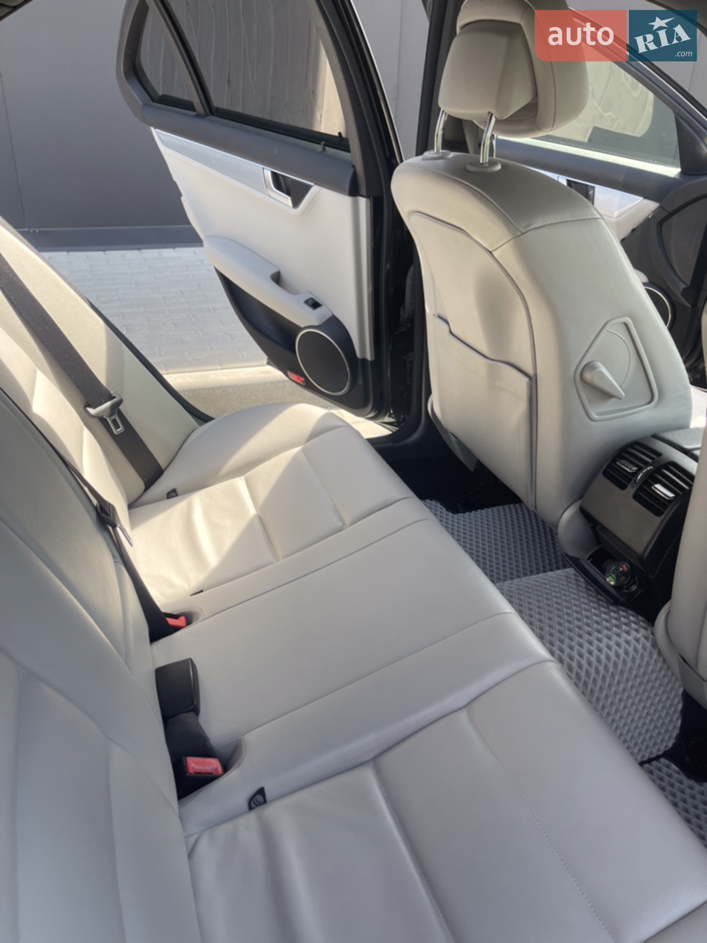 2010 Mercedes-Benz C-klasse - мініатюра 21