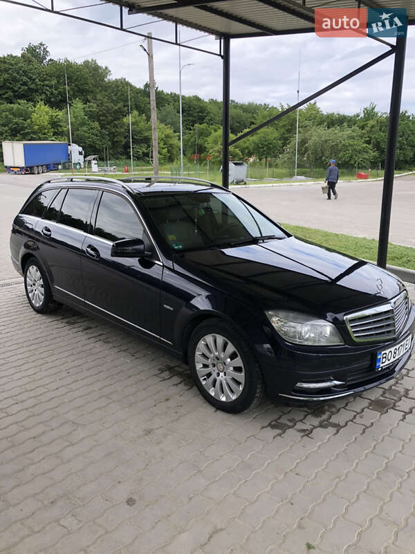 Універсал Mercedes-Benz C-Class 2010 в Гусятині