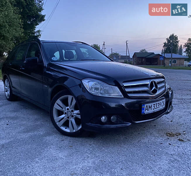 Універсал Mercedes-Benz C-Class 2012 в Звягелі