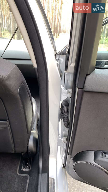 Универсал Mercedes-Benz C-Class 2009 в Полтаве