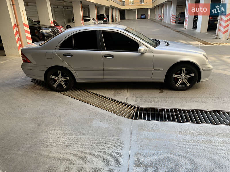 Седан Mercedes-Benz C-Class 2005 в Одесі