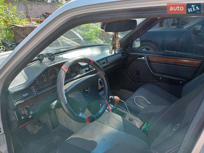 Седан Mercedes-Benz C-Class 1988 в Одессе