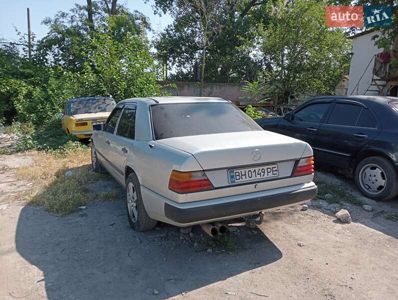 Седан Mercedes-Benz C-Class 1988 в Одессе