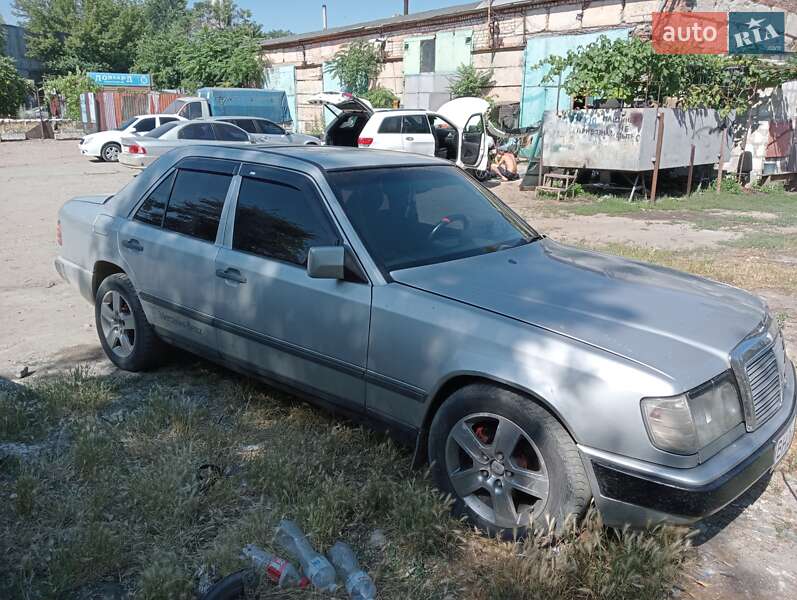 Седан Mercedes-Benz C-Class 1988 в Одессе