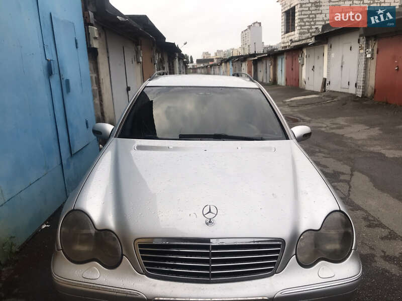 Универсал Mercedes-Benz C-Class 2001 в Киеве