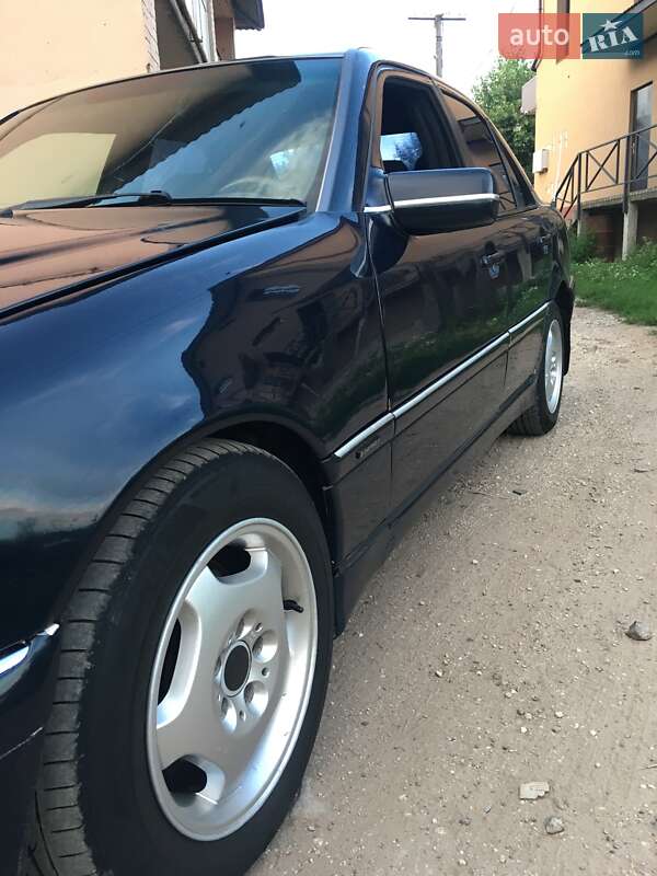 Седан Mercedes-Benz C-Class 1995 в Хмельницком