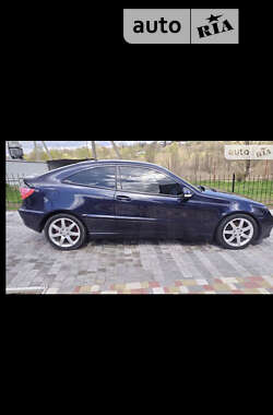 Купе Mercedes-Benz C-Class 2002 в 