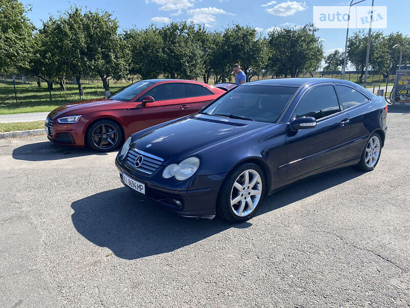 Купе Mercedes-Benz C-Class 2002 в 