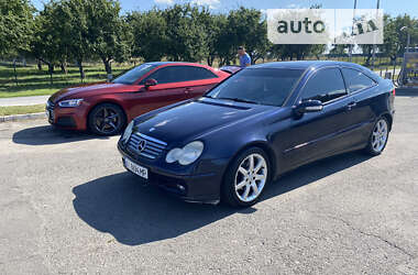 Купе Mercedes-Benz C-Class 2002 в 