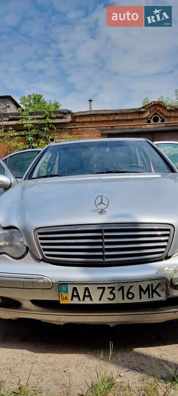 Седан Mercedes-Benz C-Class 2002 в Глевахе