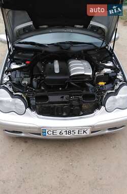 Седан Mercedes-Benz C-Class 2002 в Черновцах