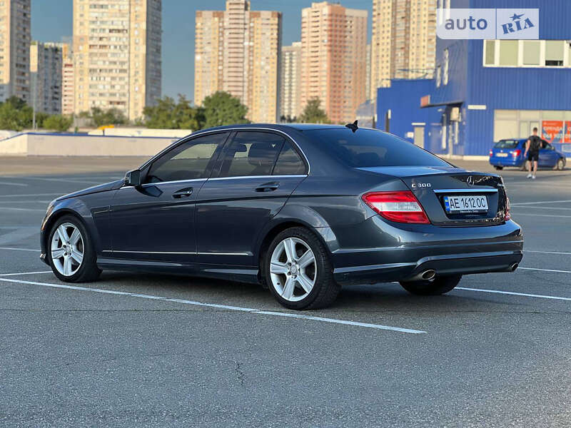 Седан Mercedes-Benz C-Class 2010 в Киеве