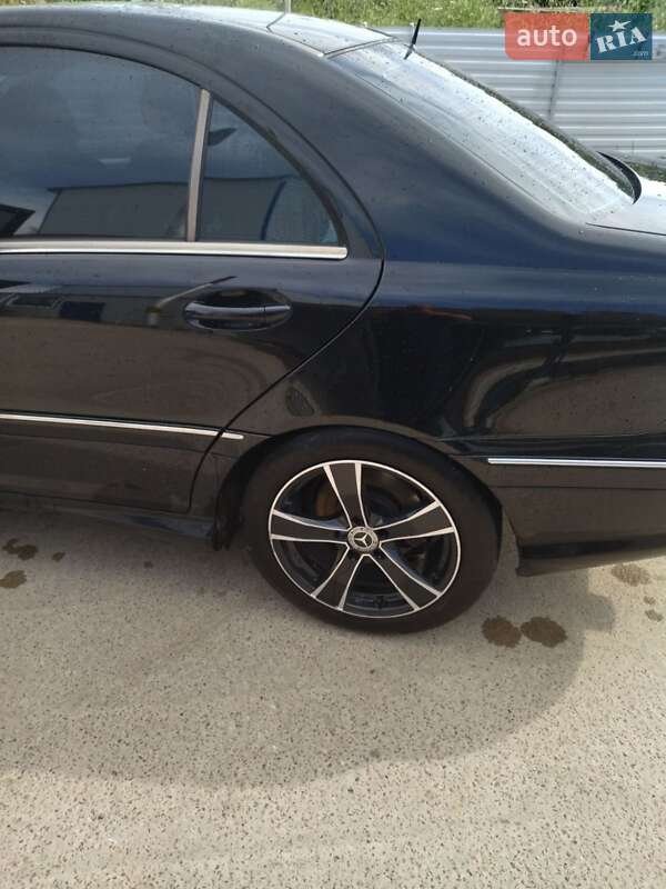 Седан Mercedes-Benz C-Class 2005 в Бориславі