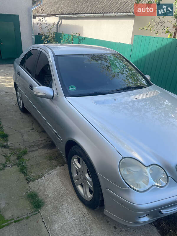 Седан Mercedes-Benz C-Class 2004 в Чорткові
