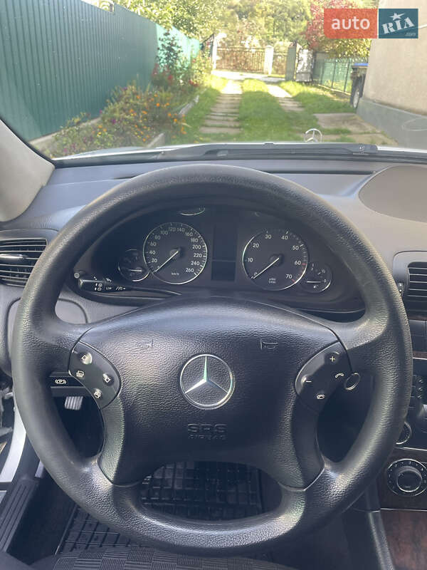 Седан Mercedes-Benz C-Class 2004 в Чорткові