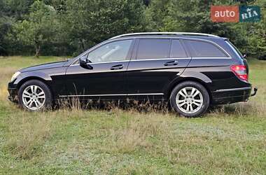 Універсал Mercedes-Benz C-Class 2009 в Ужгороді