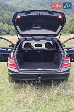 Універсал Mercedes-Benz C-Class 2009 в Ужгороді