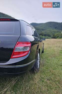 Універсал Mercedes-Benz C-Class 2009 в Ужгороді