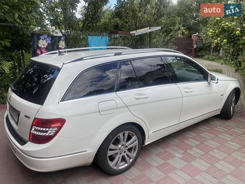 Универсал Mercedes-Benz C-Class 2010 в Виннице
