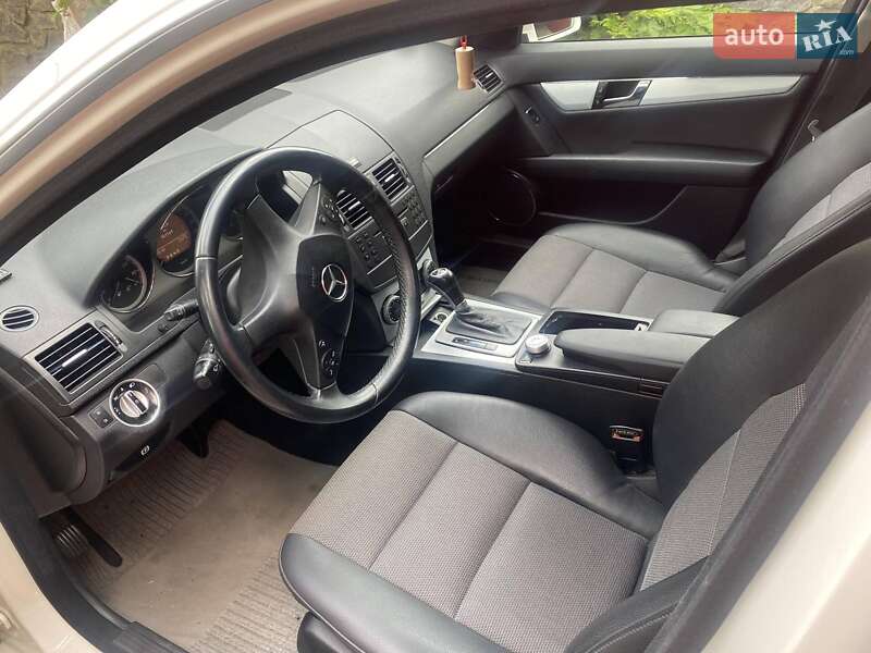 Универсал Mercedes-Benz C-Class 2010 в Виннице
