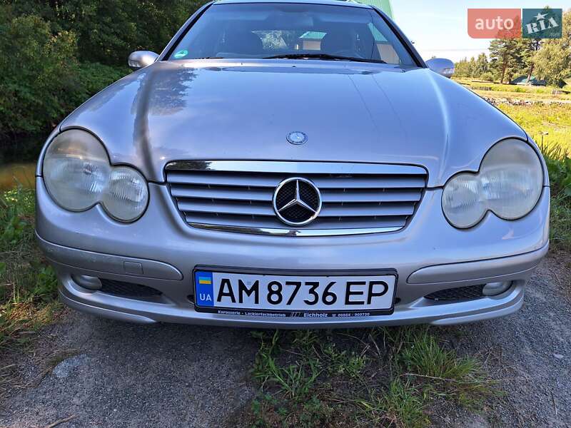 Купе Mercedes-Benz C-Class 2002 в 