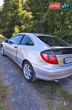 Купе Mercedes-Benz C-Class 2002 в 