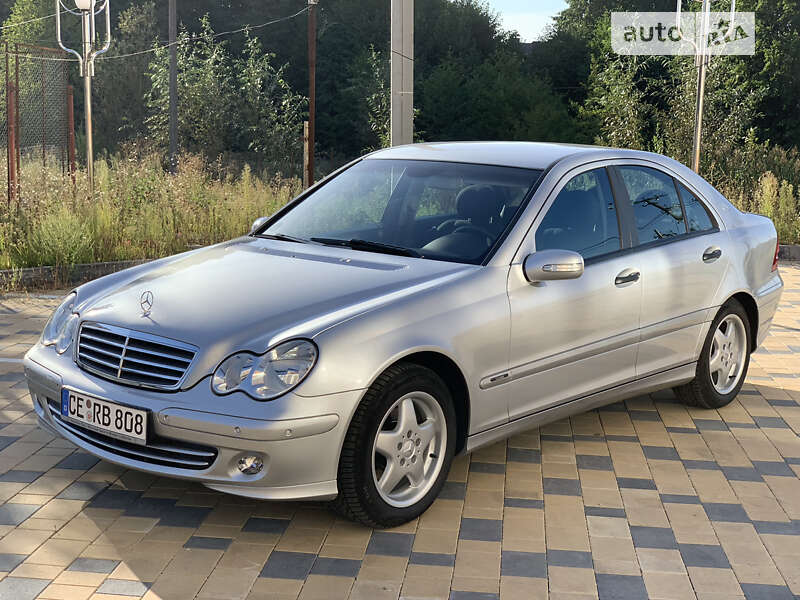 Седан Mercedes-Benz C-Class 2004 в 