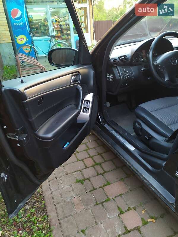 Универсал Mercedes-Benz C-Class 2006 в Львове