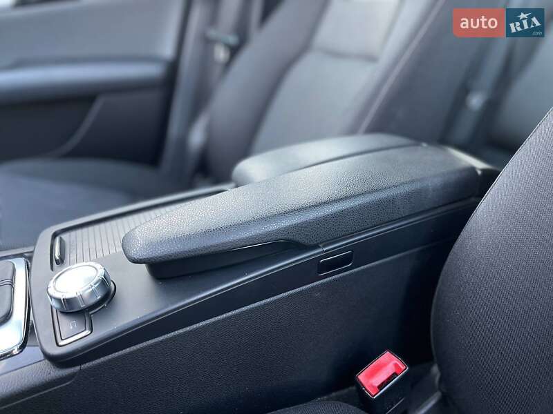 Універсал Mercedes-Benz C-Class 2011 в Луцьку