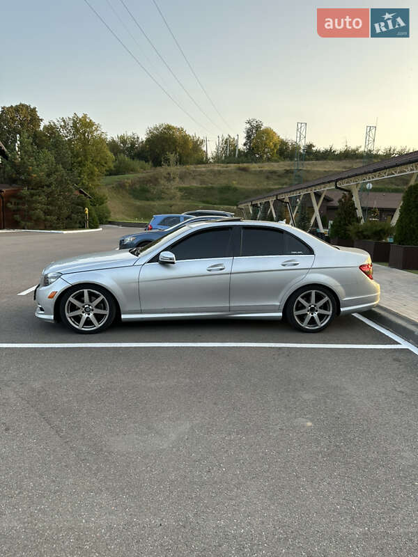 Седан Mercedes-Benz C-Class 2011 в Одессе