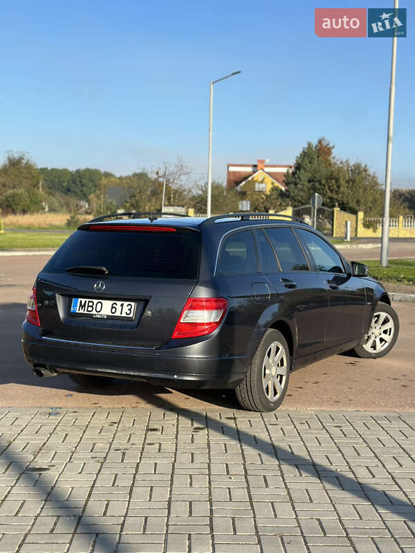 Універсал Mercedes-Benz C-Class 2010 в Львові