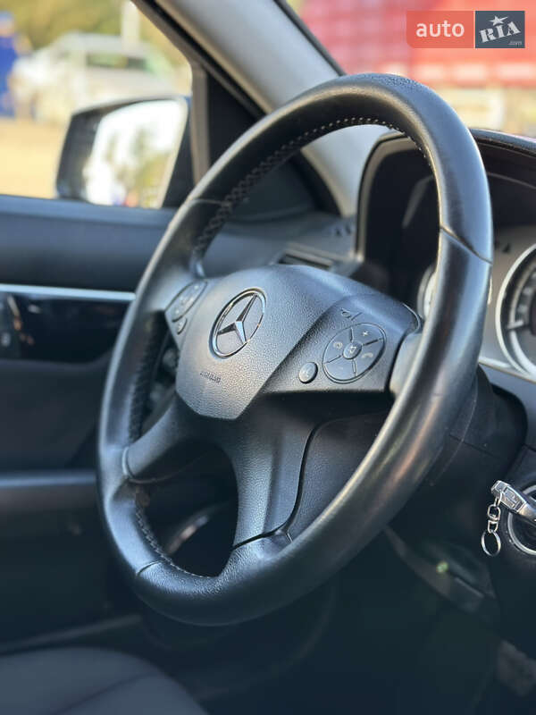 Універсал Mercedes-Benz C-Class 2010 в Львові