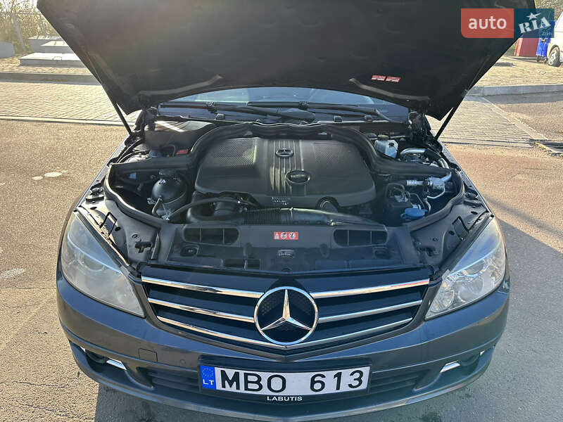 Універсал Mercedes-Benz C-Class 2010 в Львові