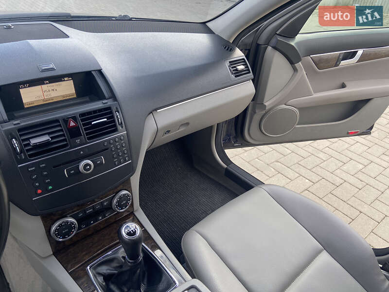 Седан Mercedes-Benz C-Class 2007 в Надвірній фото 21 Седан Mercedes-Benz C-Class 2007 в Надвірній