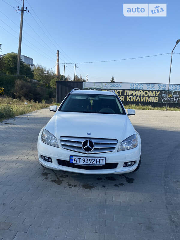 Универсал Mercedes-Benz C-Class 2009 в Ивано-Франковске