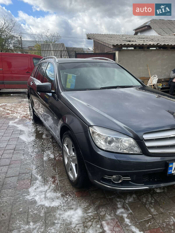 Универсал Mercedes-Benz C-Class 2008 в Сваляве