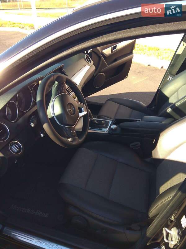 Універсал Mercedes-Benz C-Class 2014 в Вінниці