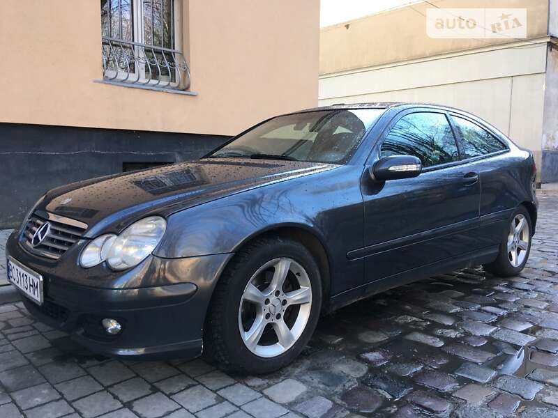 Купе Mercedes-Benz C-Class 2004 в Львові