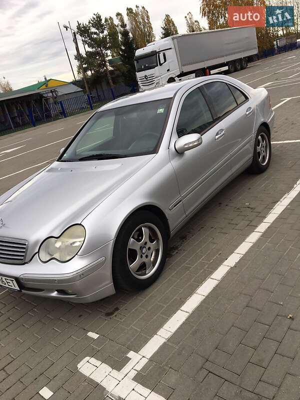 Mercedes-Benz C-Class 2003