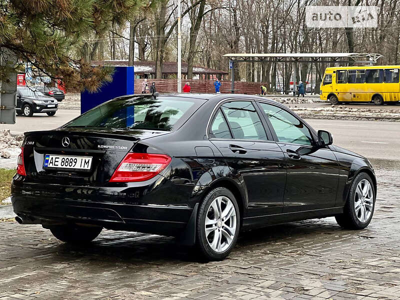 Седан Mercedes-Benz C-Class 2008 в Днепре