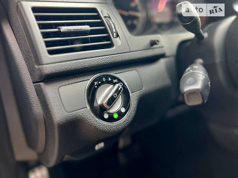 Седан Mercedes-Benz C-Class 2008 в Днепре