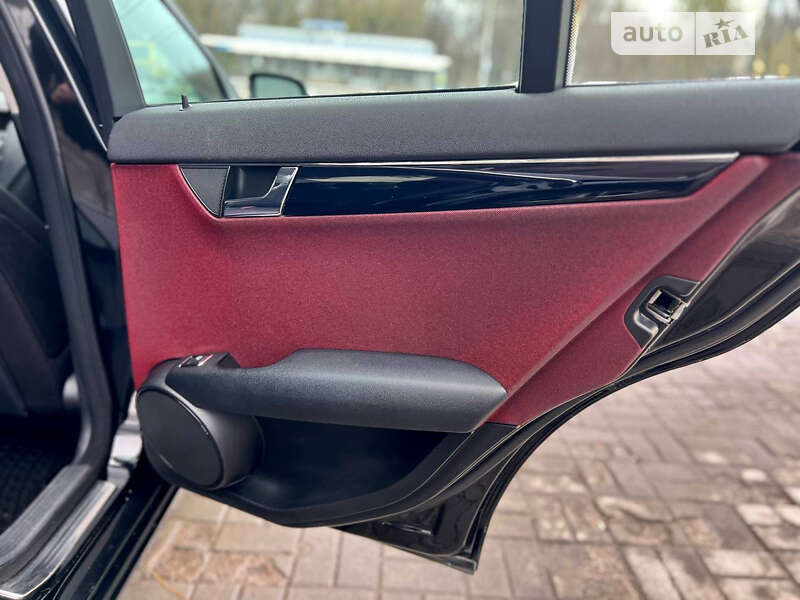 Седан Mercedes-Benz C-Class 2008 в Днепре