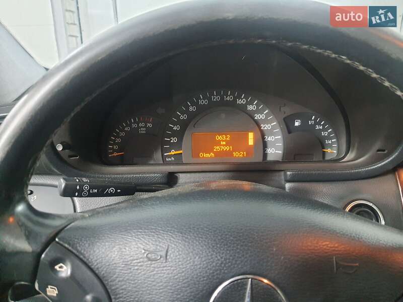 Седан Mercedes-Benz C-Class 2000 в Киеве