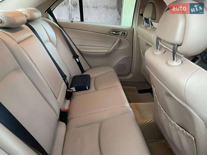 Седан Mercedes-Benz C-Class 2002 в Житомире