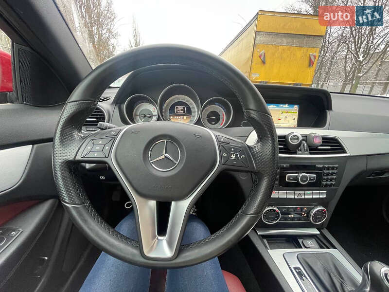 Купе Mercedes-Benz C-Class 2011 в Киеве