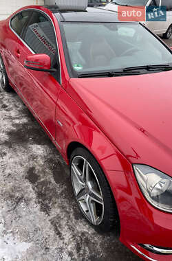 Купе Mercedes-Benz C-Class 2011 в Киеве